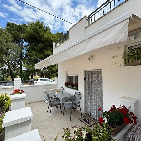 Studio Apartments With Terrace Near Sea - Angela'S Apartments Zadar Zewnętrze zdjęcie