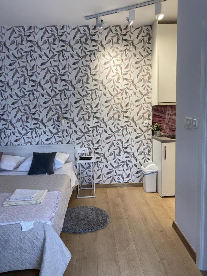 Studio Apartments With Terrace Near Sea - Angela'S Apartments Zadar Zewnętrze zdjęcie